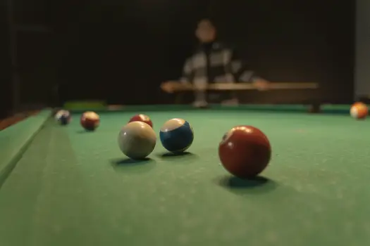 Newton's first law example - billiard ball