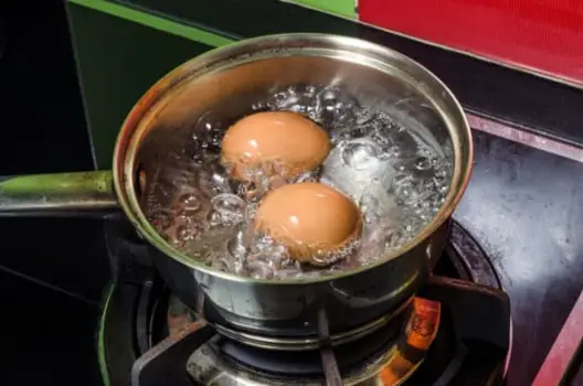 Sound Energy Example - Eggs In Boiling Water